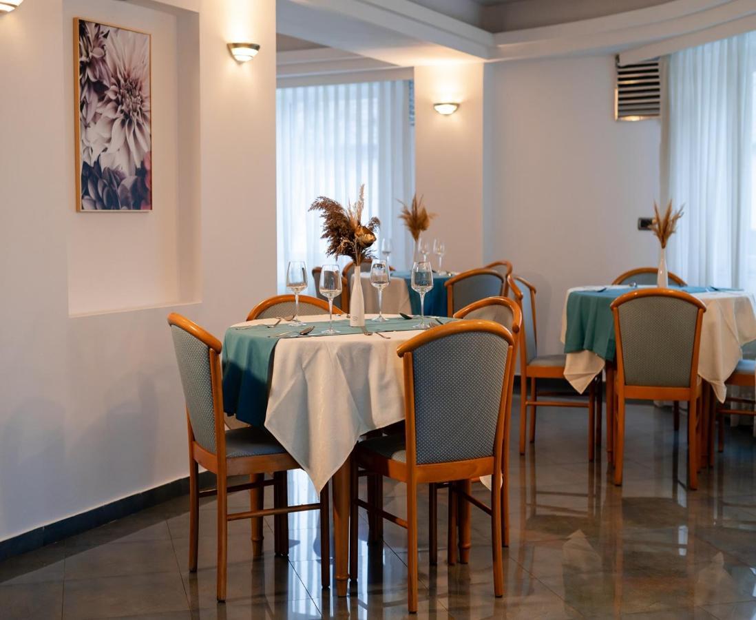 Hotel Excelsior ティミショアラ エクステリア 写真